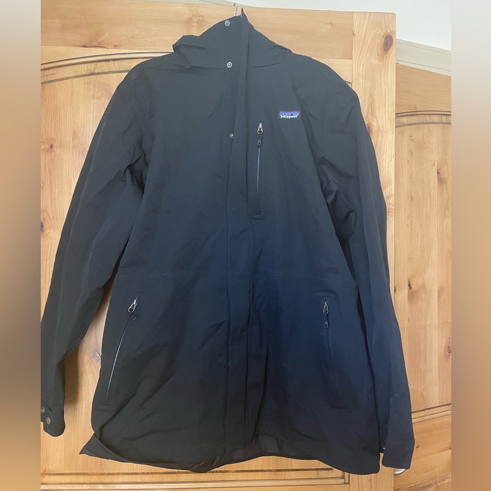 Patagonia Men’s Waterproof Shell